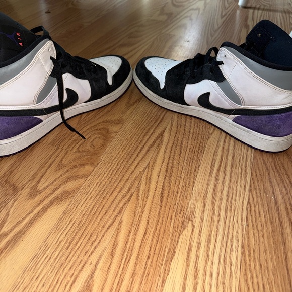 Nike Air Jordan 1 Mid SE 'Varsity Purple' - Picture 6 of 8